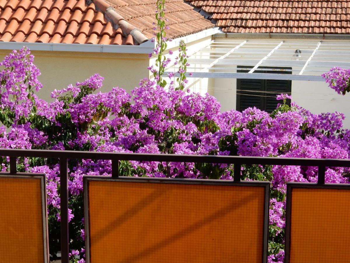 Apartments Indira Ловиште Экстерьер фото